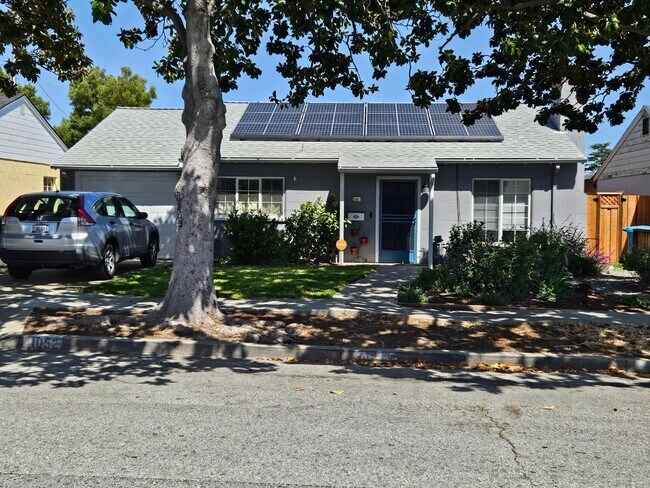 Building Photo - 1052 Springfield Dr