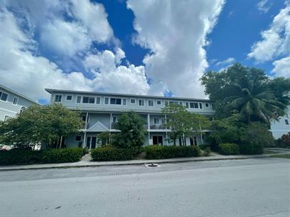 Building Photo - 603 NE 28th St