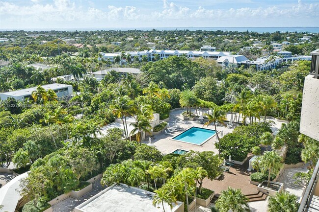 Foto del edificio - 151 Crandon Blvd