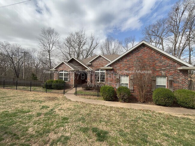 Building Photo - 8763 Apple Glen