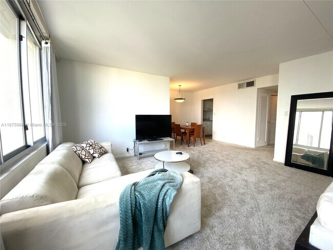 Foto del edificio - 1200 West Ave