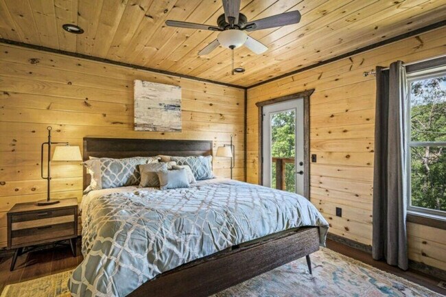 Building Photo - 1868 Blue Tick Way