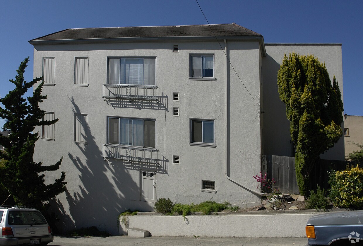Primary Photo - 881 Erie St