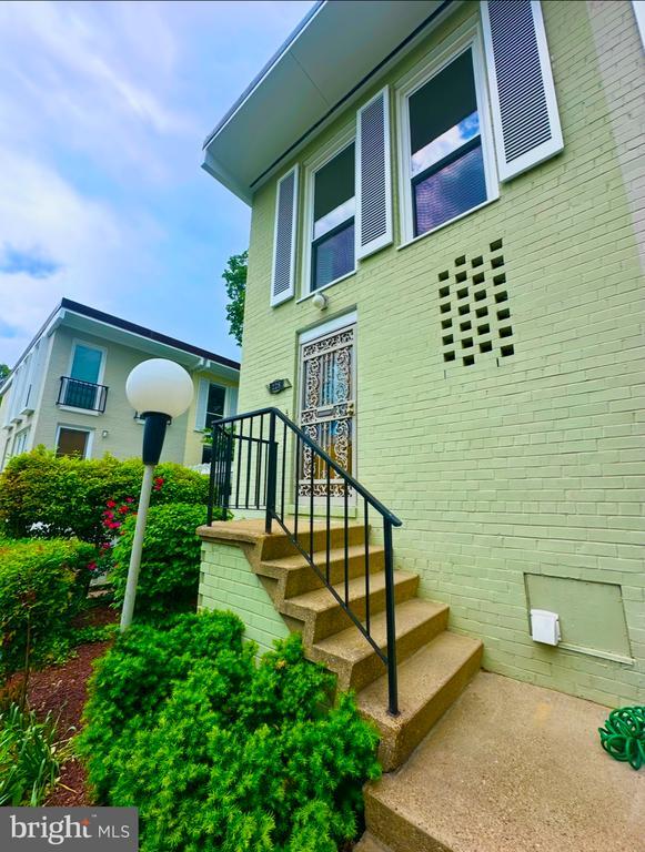 Primary Photo - 228 G St SW