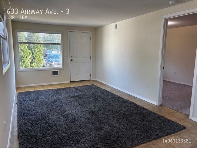 Building Photo - 633 Airway Ave