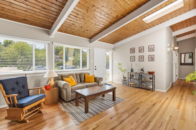 Foto del edificio - 1321 Eagle View Dr