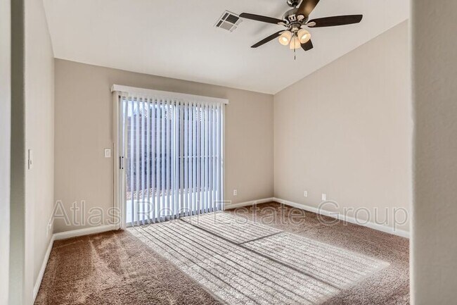 Foto del edificio - 5809 Red Umber Ave