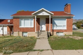 Building Photo - 1082 28th St