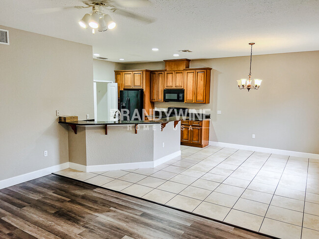 Building Photo - 1.5 MONTHS FREE!!