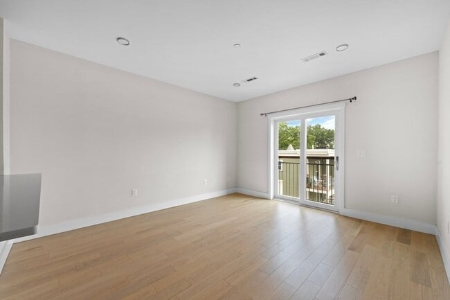 Foto del edificio - 1975 Massachusetts Ave