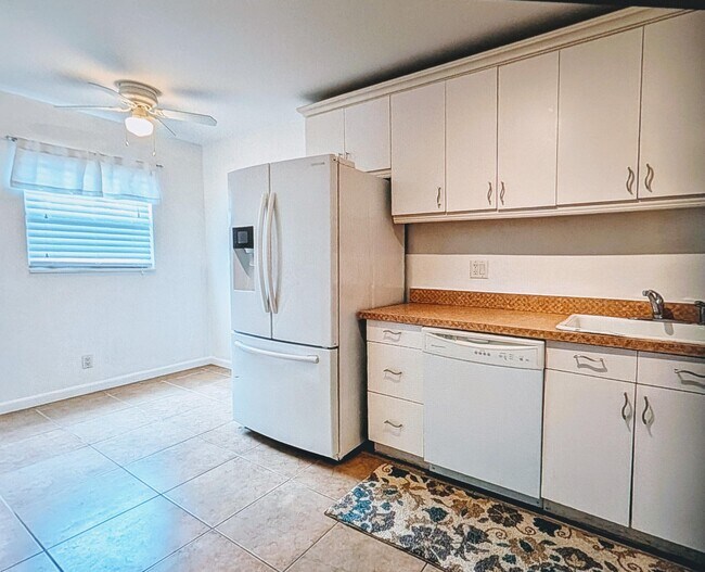 Building Photo - 2700 Fiore Way