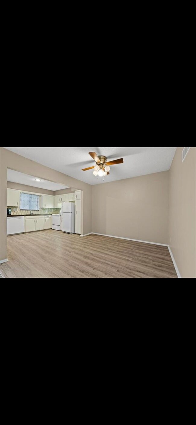 Building Photo - 7443 W 102nd Ct