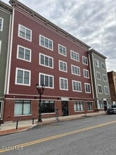 Building Photo - 12 White St