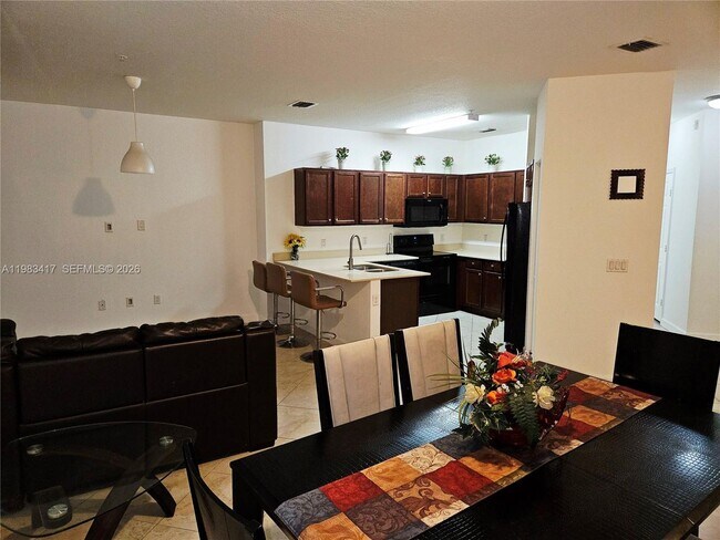 Foto del edificio - 290 NW 109th Ave