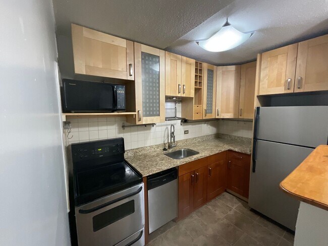 Building Photo - Spacious RiverPark 1 bedroom located near ...