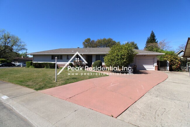 Foto del edificio - A Very Nice 2bd/2ba Duplex with Workshop R...