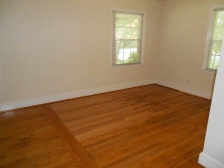 Foto del edificio - Nice 2 BR House off McKnight Mill Road