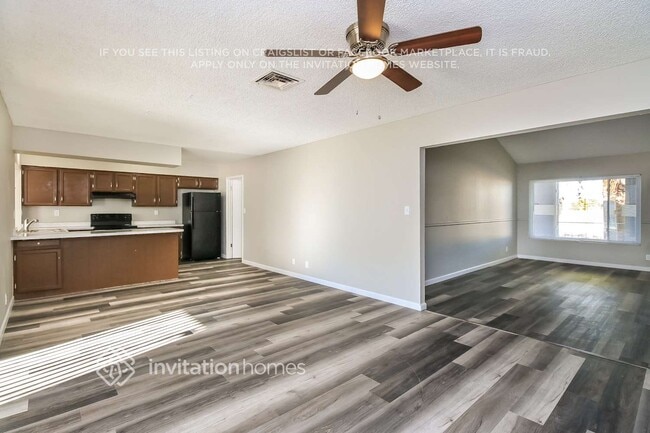 Building Photo - 1123 W Los Lagos Vista Cir