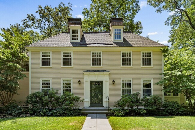 Foto del edificio - 99 Pond Rd