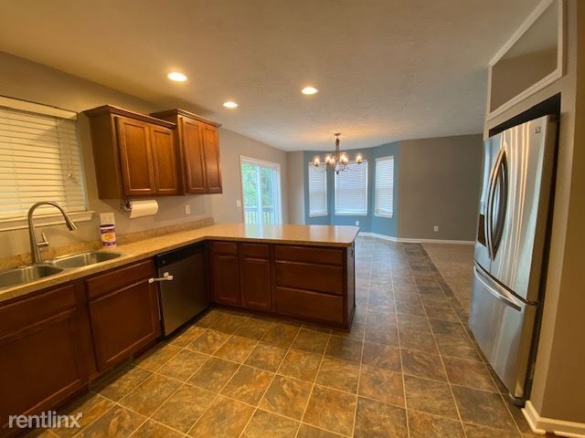 Foto del edificio - 3 br, 2.5 bath House - 4301 Cinnamon Ln **...