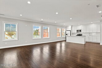 Building Photo - 4 Armonk St
