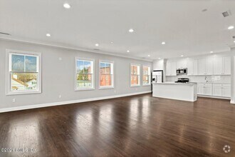 Building Photo - 4 Armonk St