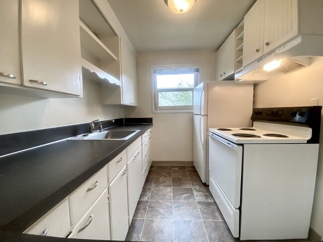 Interior Photo - Edgecliff