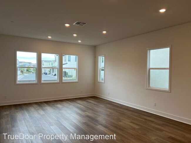 Building Photo - 3 br, 2.5 bath House - 378 Baluster