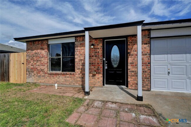 Building Photo - 2703 Casey Dr