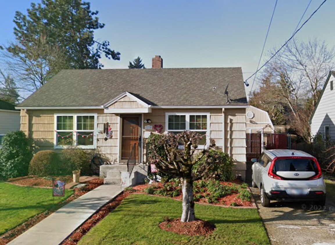 Foto principal - Classic 2 Bed 1 Bath Home with Contemporar...