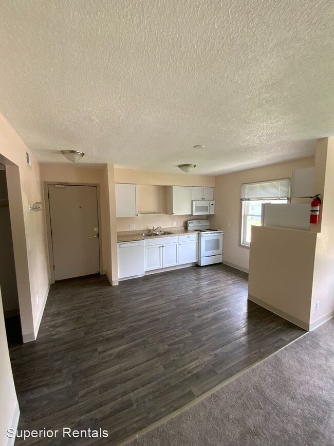 Building Photo - 2 br, 1 bath Apartment - 302 Melody Lane