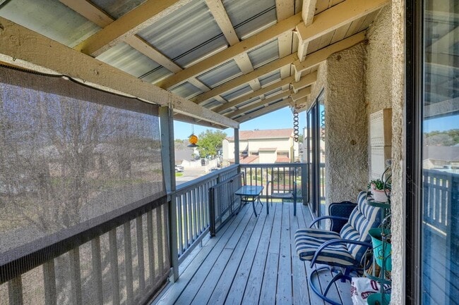 Building Photo - 207 Hi Cir N