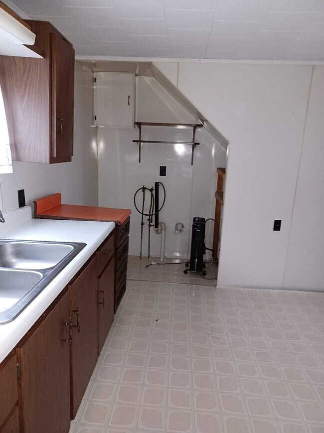 Building Photo - Prestige Properties, LLC - 121 D Street