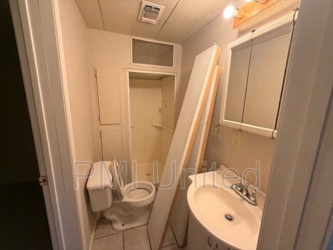 Foto del edificio - 1505 N Broughton St