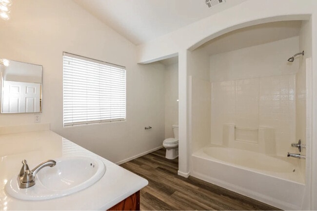 Foto del edificio - 6734 Bravura Ct