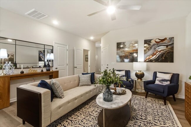 Building Photo - 2040 Hillman Wy