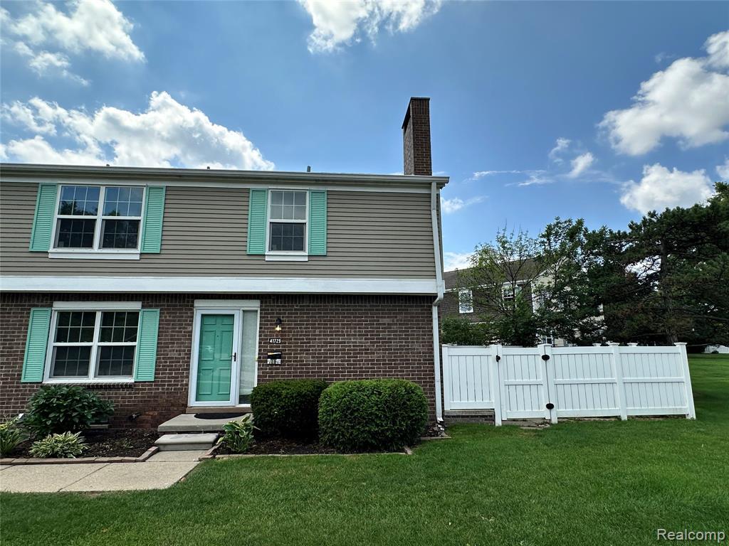 Primary Photo - 41729 Broquet Dr
