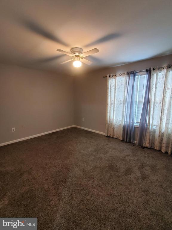 Foto del edificio - 573 Highland Towne Ln