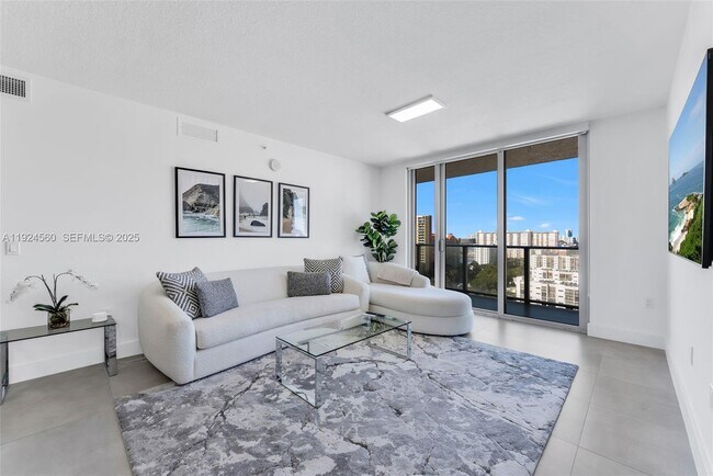 Foto del edificio - 300 Sunny Isles Blvd