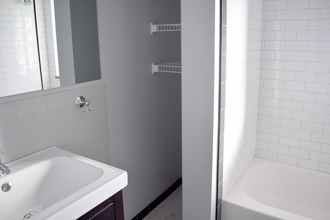 Interior Photo - The Newbern
