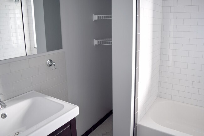 Interior Photo - The Newbern