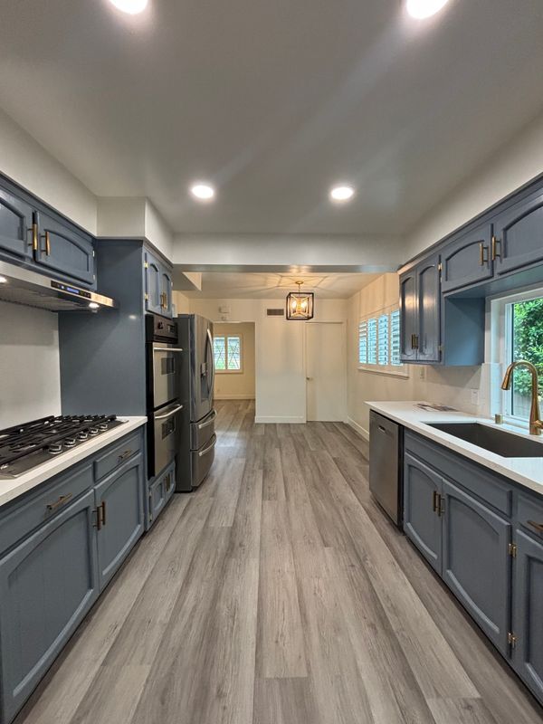 Foto del edificio - 8356 Vanalden