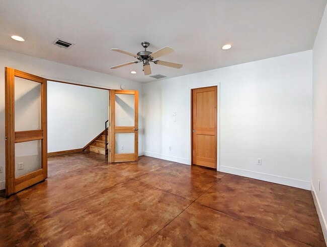 Photo - 444 Oxford St House