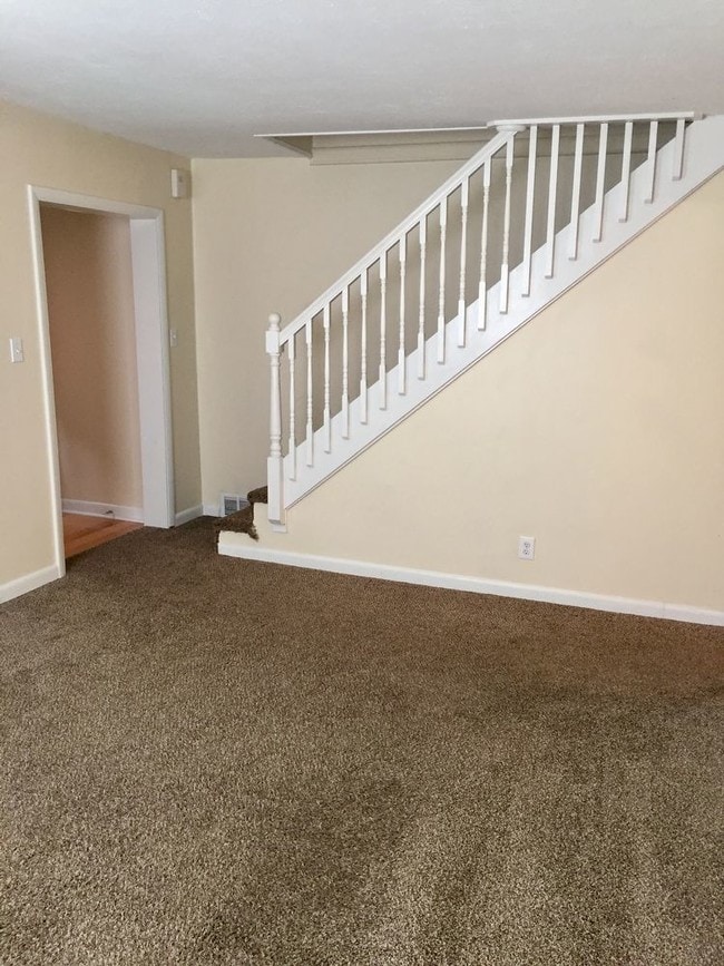Building Photo - 4 Bedroom Home in CV Schools