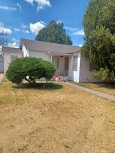 Building Photo - 2120 Axtell St