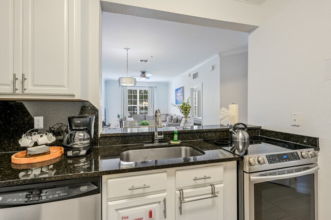 Building Photo - VC IS2-104 - New Listing - Modern Unit