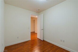 Building Photo - 4525 Dean Martin Dr