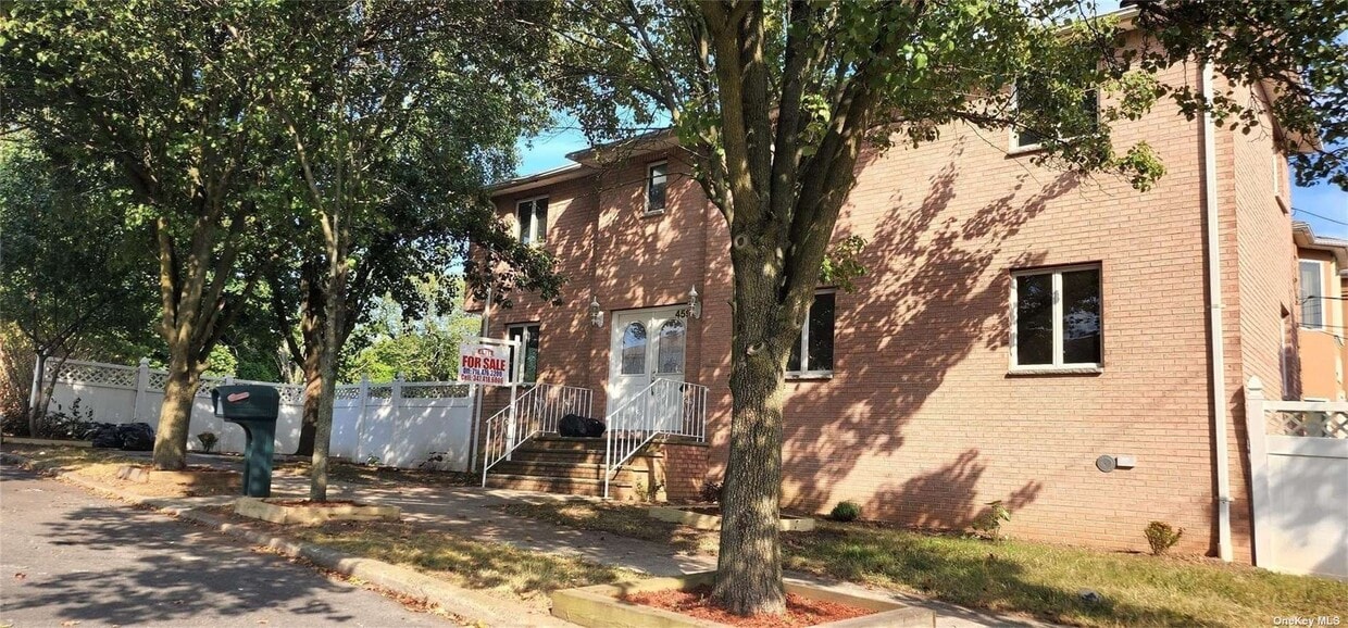 Primary Photo - 459 Tennyson Dr