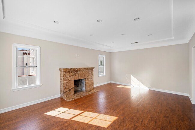Building Photo - 1137 N Isabel St