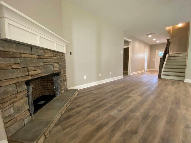 Foto del edificio - 782 Crooked Creek Dr